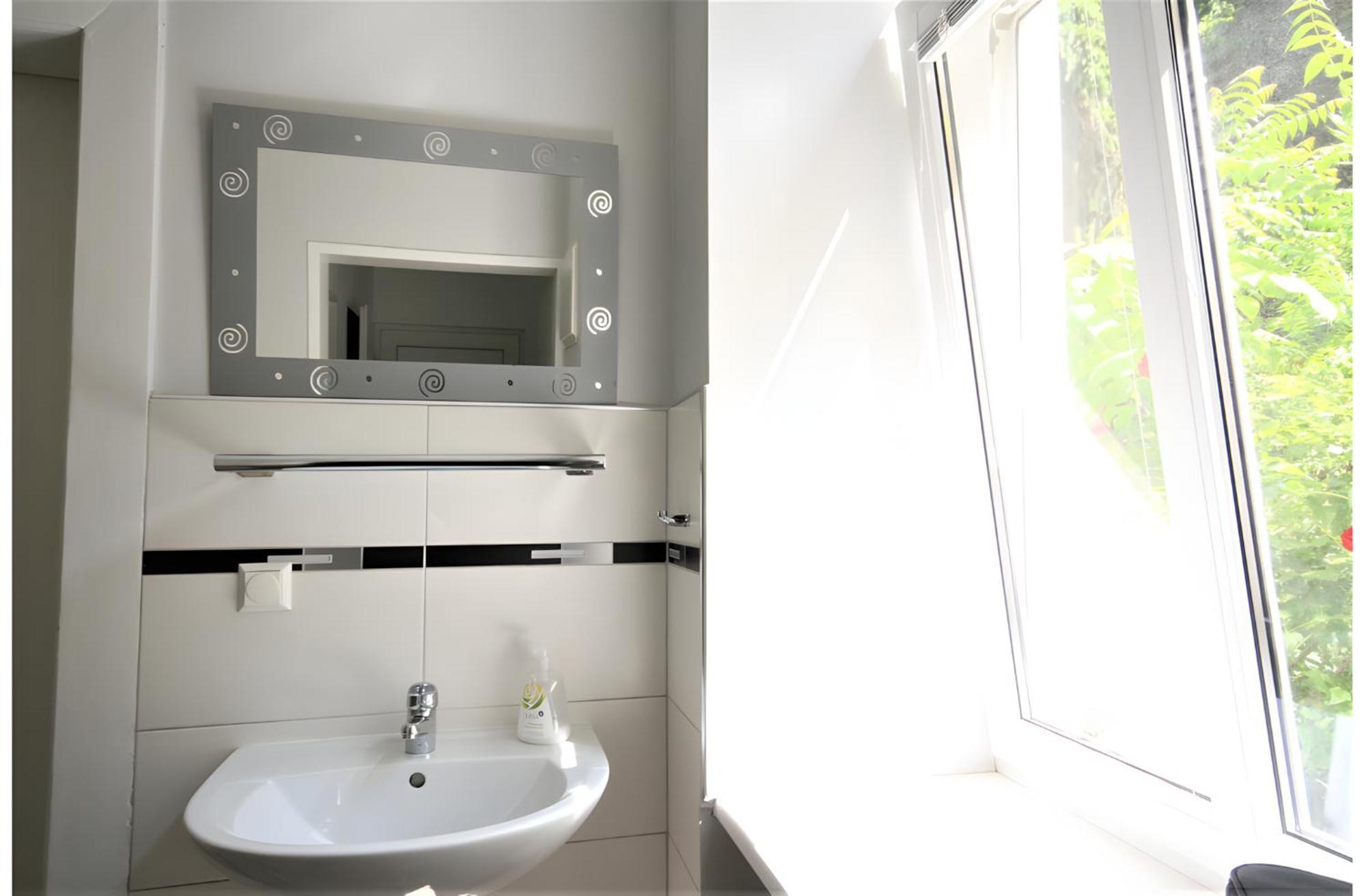 Apartment Modern Flat With 2 Rooms, Close To Schoenbrunn *