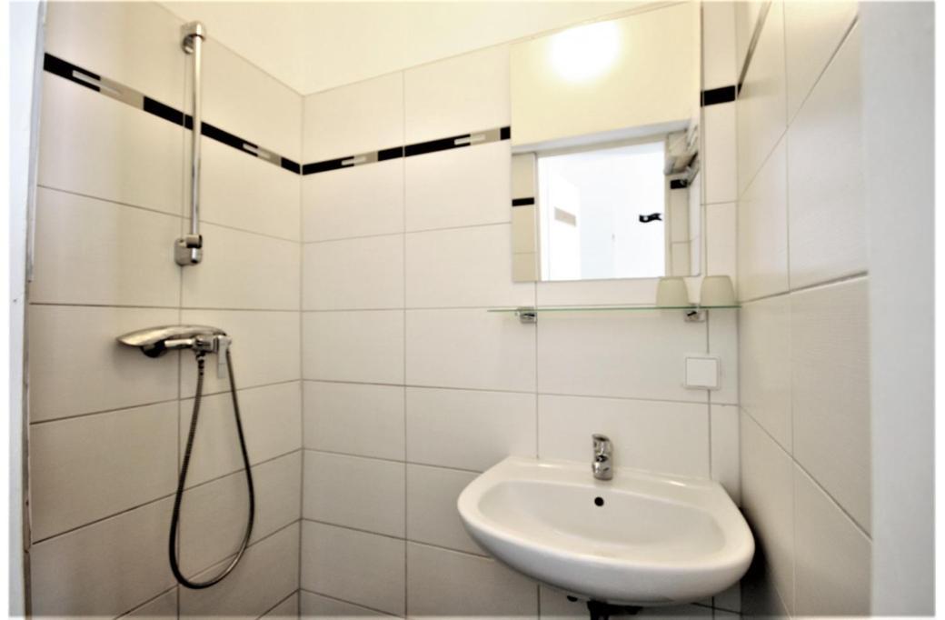 Apartment Modern Flat With 2 Rooms, Close To Schoenbrunn *