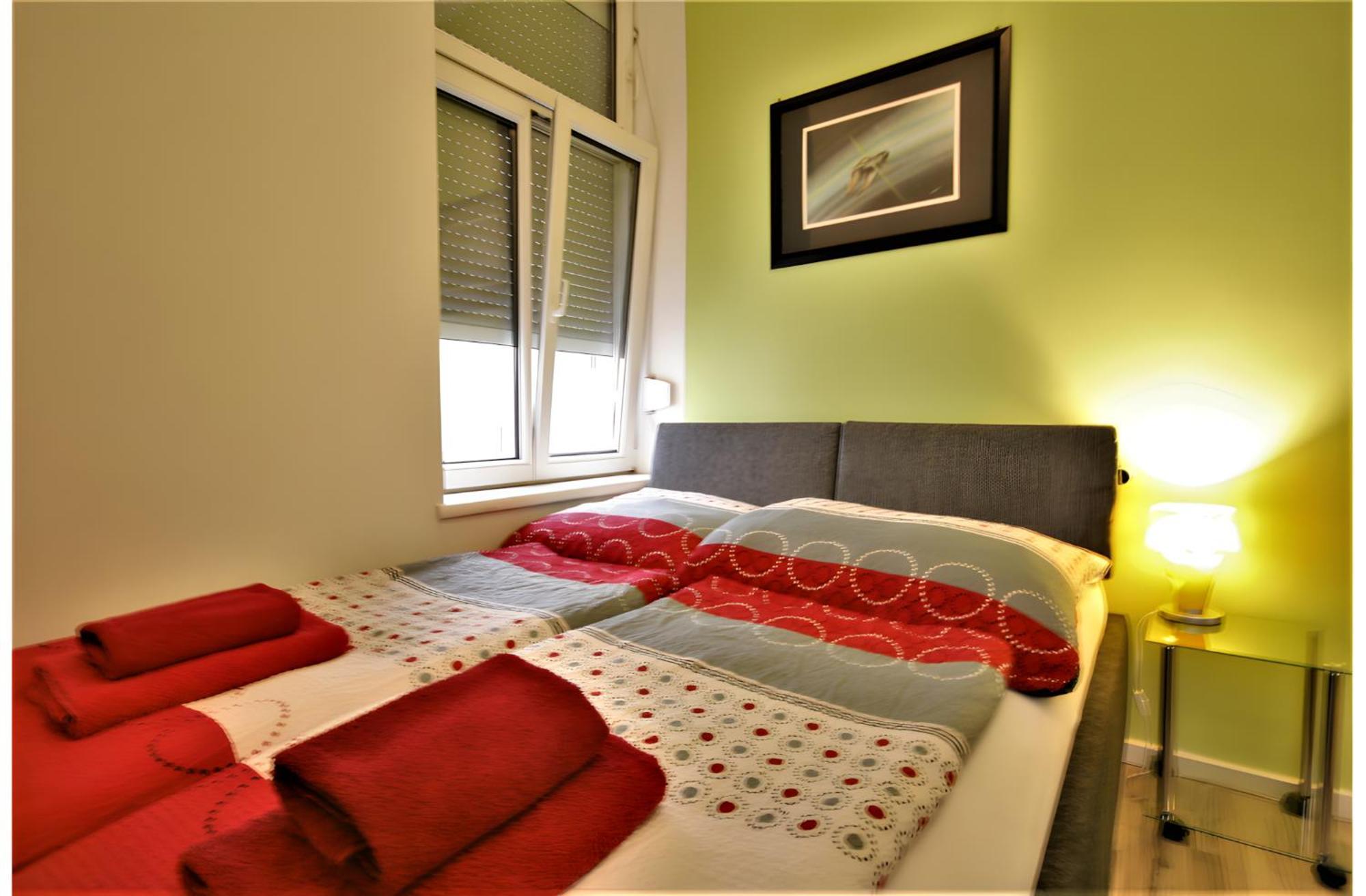 Modern Flat With 2 Rooms, Close To Schoenbrunn Viena